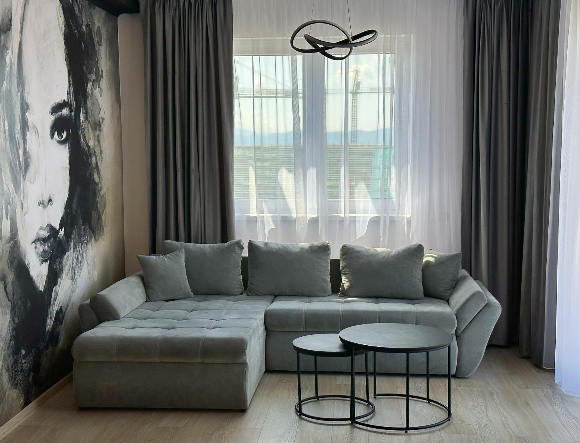 Koa - Urban Penthouse Apartment Brasov Luaran gambar