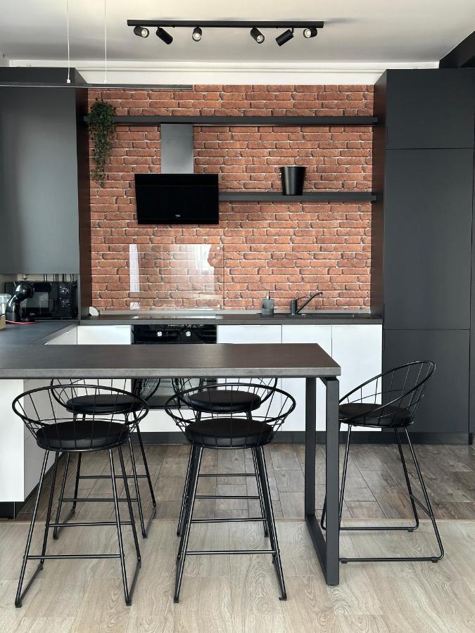 Koa - Urban Penthouse Apartment Brasov Luaran gambar