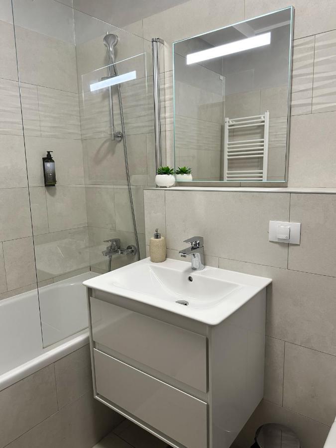 Koa - Urban Penthouse Apartment Brasov Luaran gambar